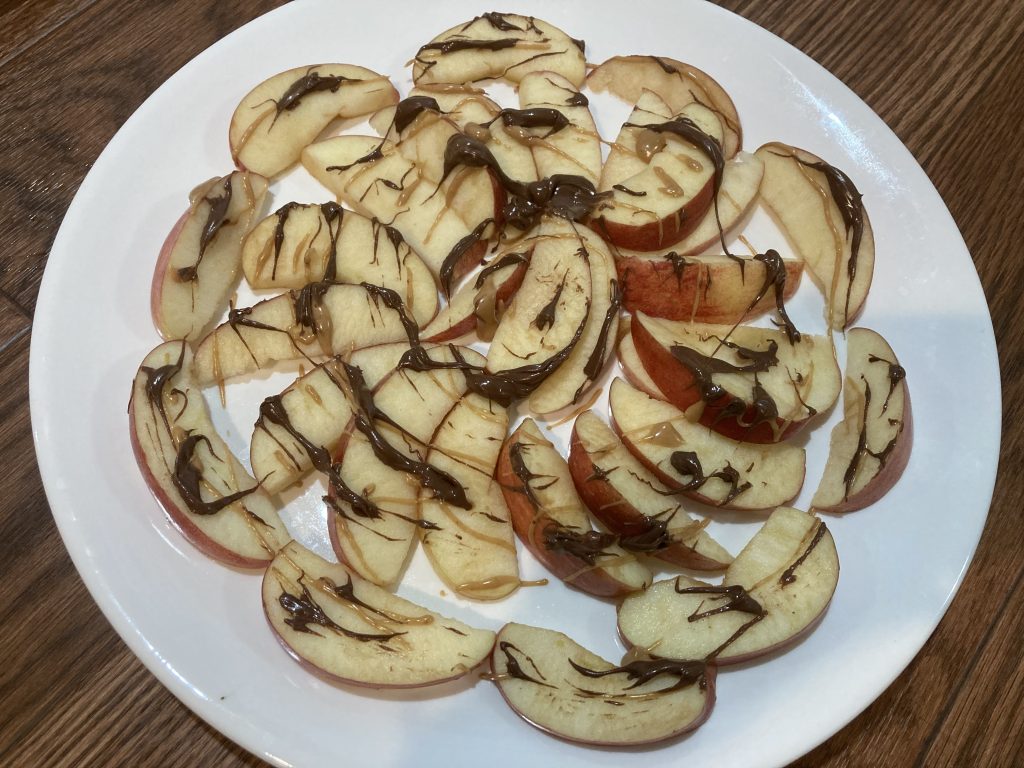 Apple Nachos - Spread Nutella